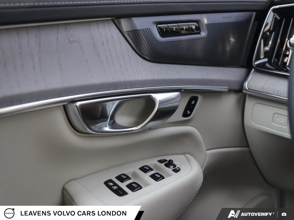 2027 Volvo XC90 ULTRA BRIGHT THEME-16