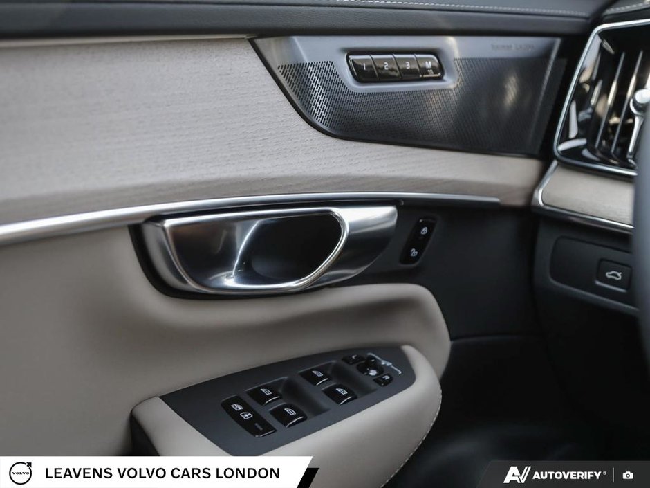 2027 Volvo XC90 ULTRA BRIGHT THEME-16