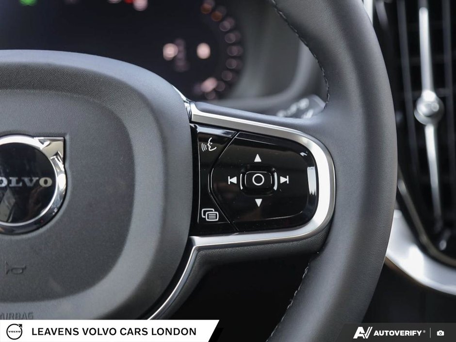 2027 Volvo XC90 ULTRA BLACK EDITION-17