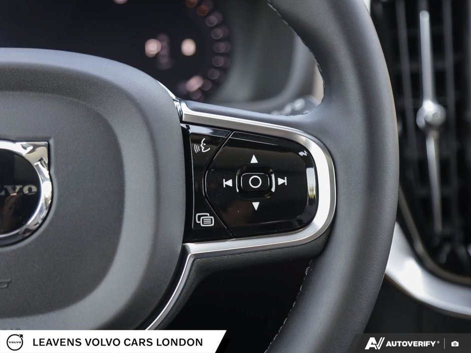 2027 Volvo XC90 PLUS DARK THEME-17