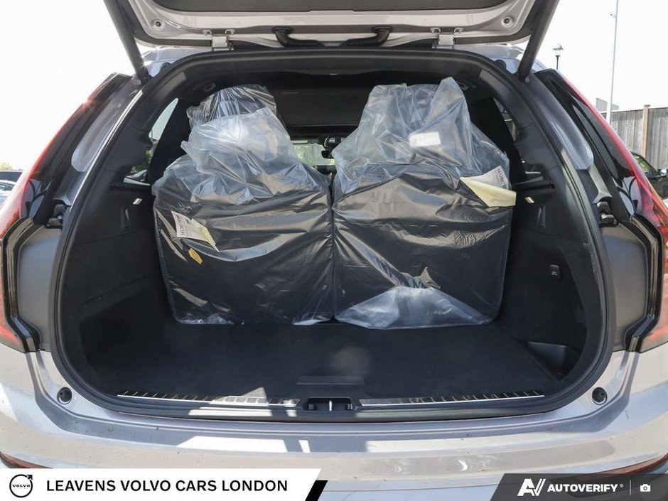 2027 Volvo XC90 ULTRA DARK THEME-10