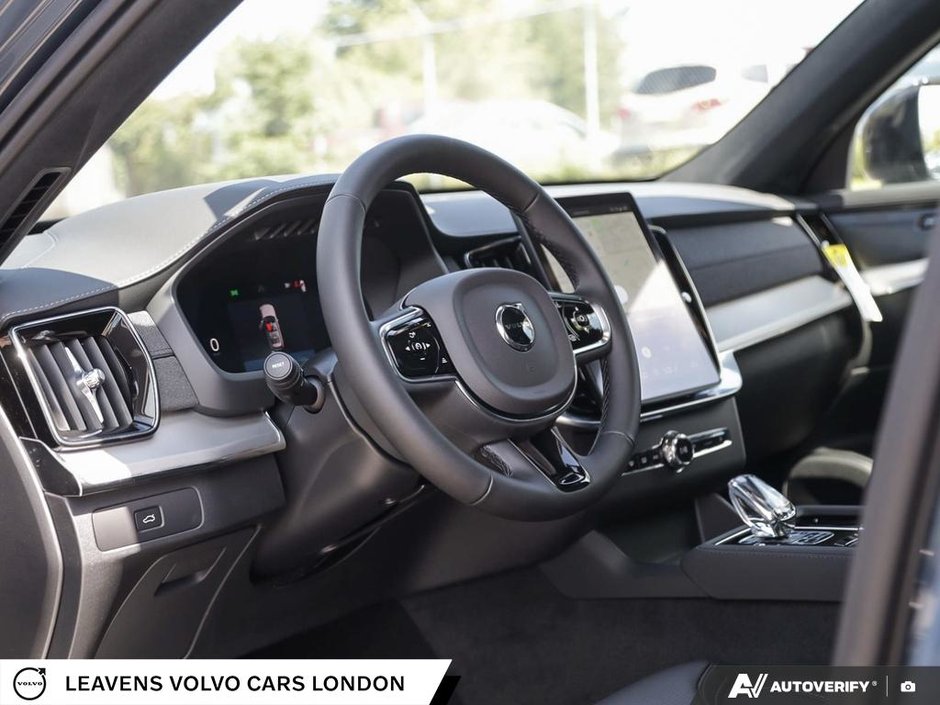 2027 Volvo XC90 ULTRA BLACK EDITION-12