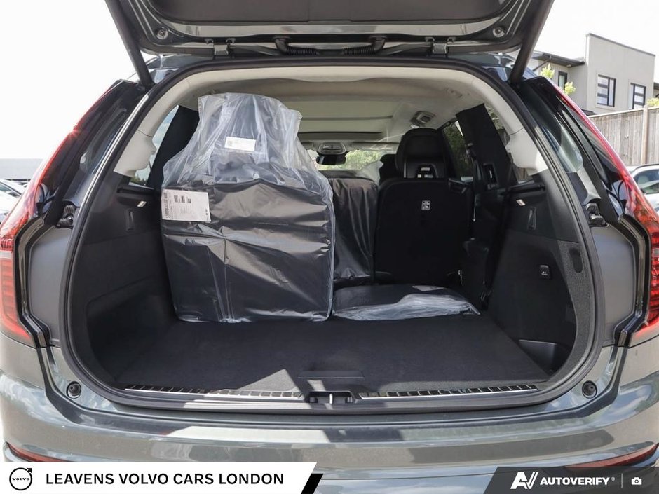 2027 Volvo XC90 ULTRA DARK THEME-10