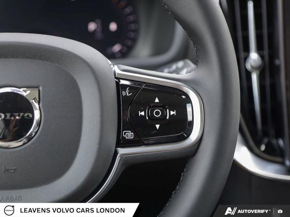 2027 Volvo XC90 ULTRA DARK THEME-17