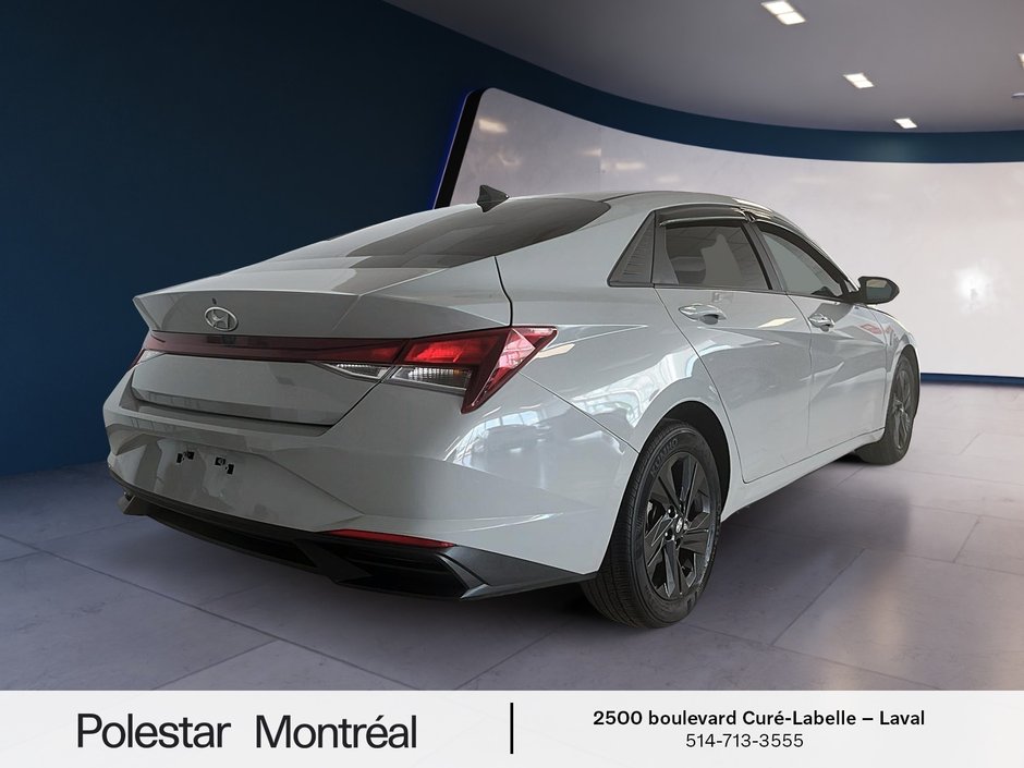 Hyundai Elantra Preferred 2022-4