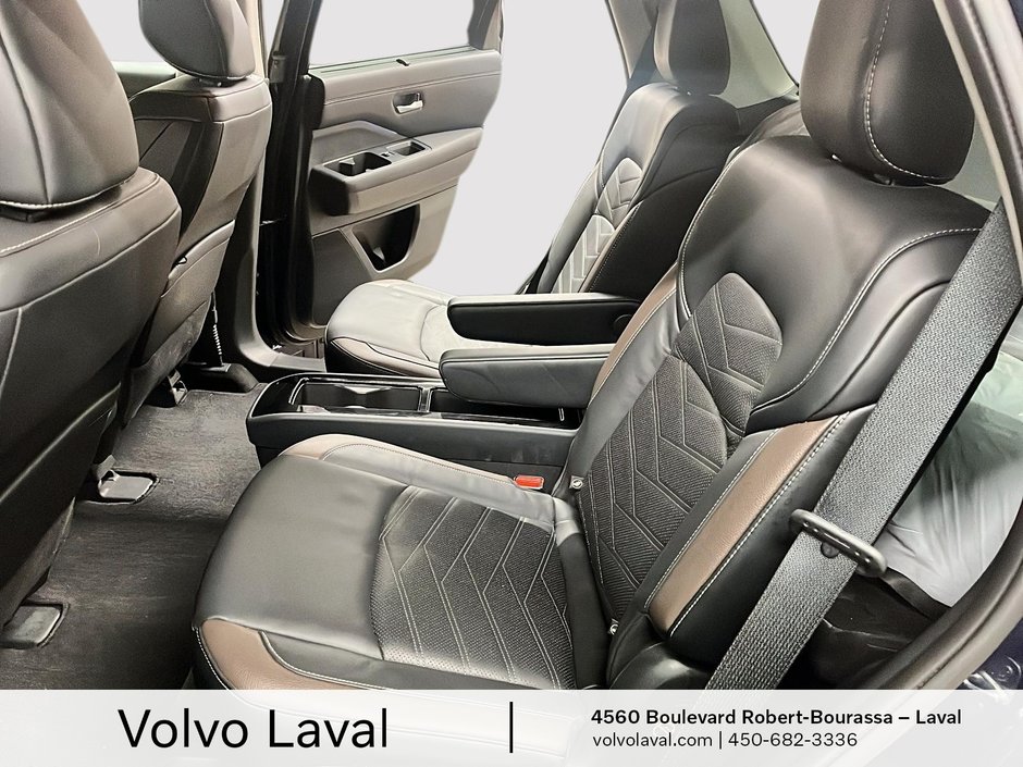 Nissan Pathfinder Platinum 2023-8