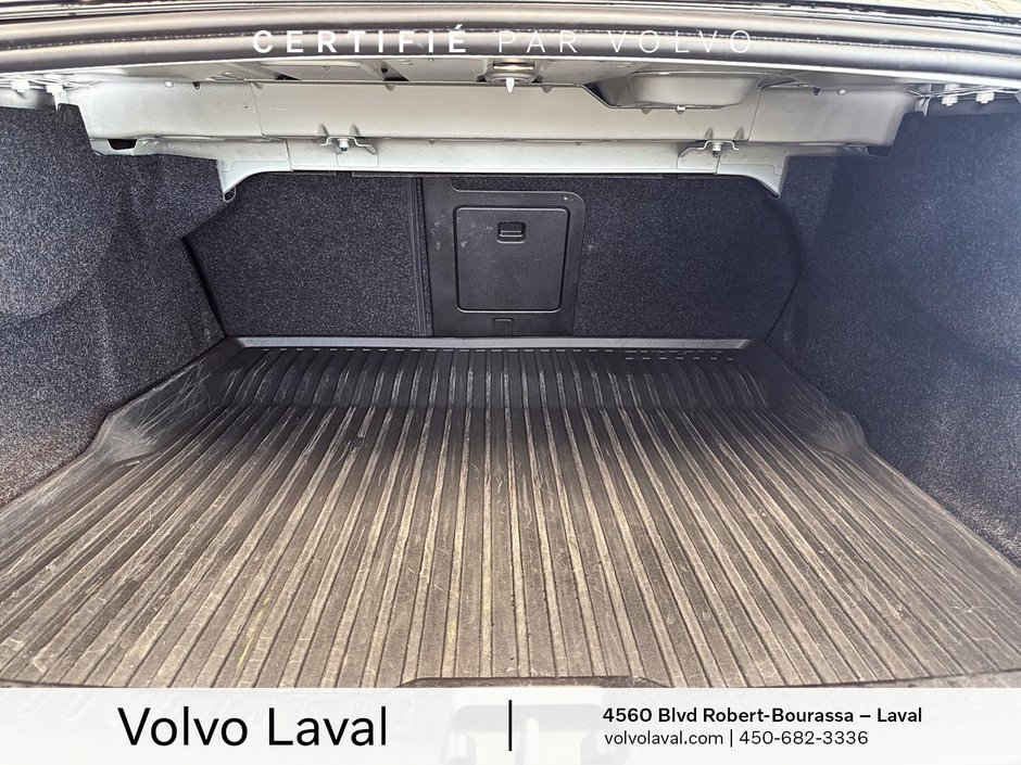 Volvo S60 Momentum 2022-16