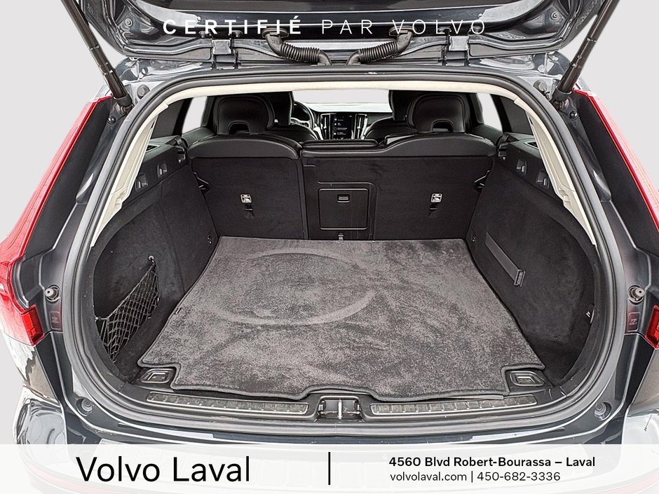 2020 Volvo V60 Cross Country BASE-11