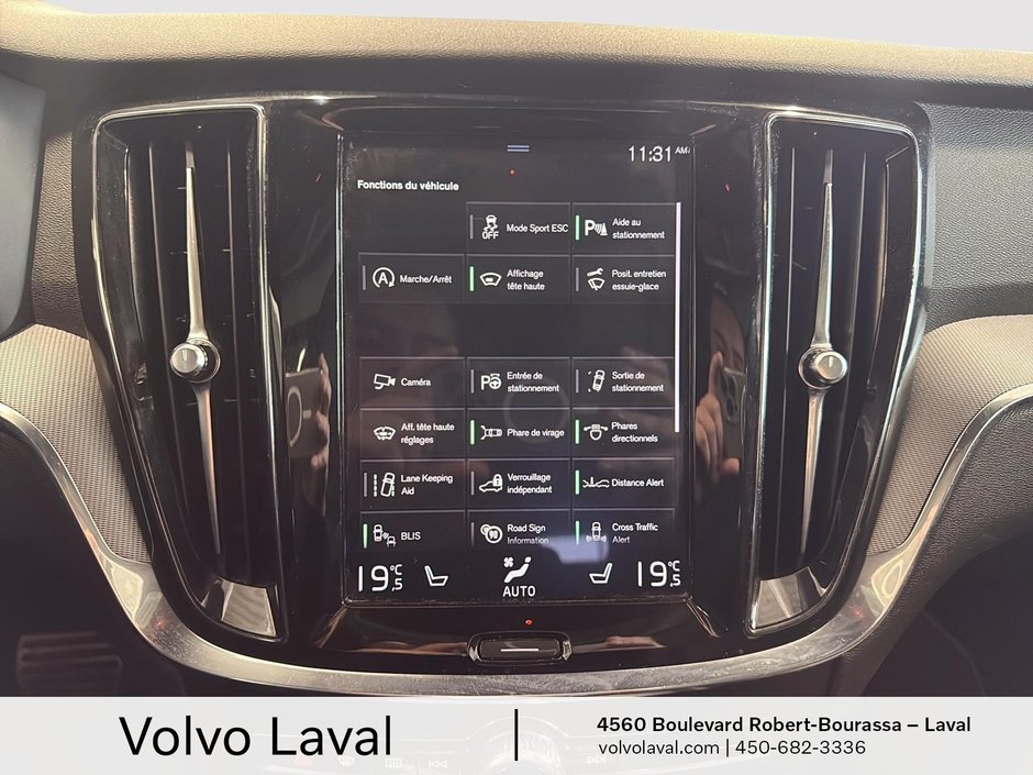 2020 Volvo V60 R-Design-15