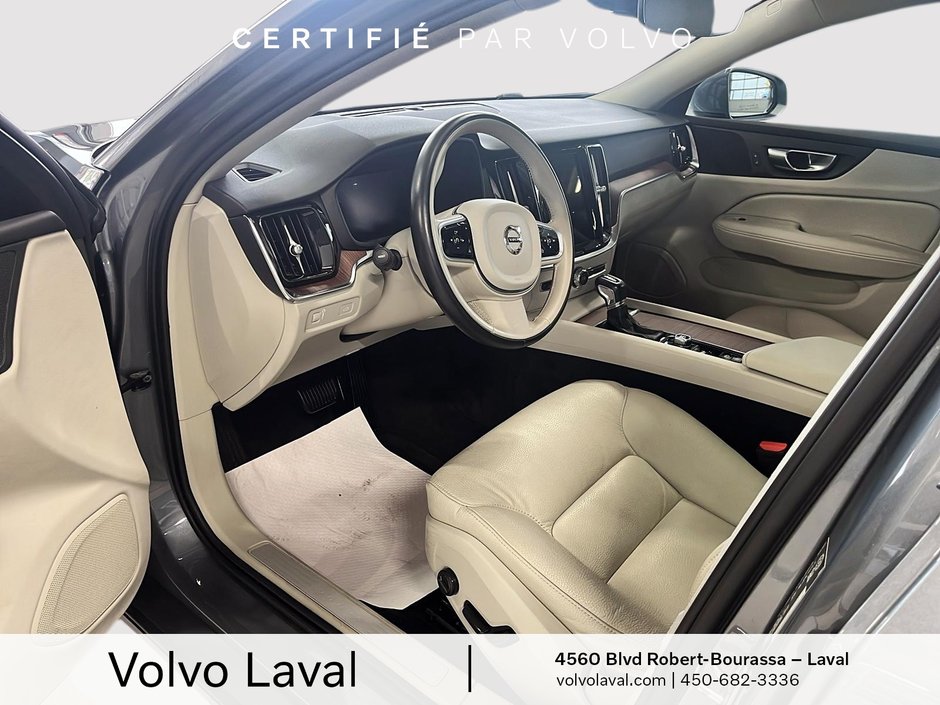 Volvo V60 Momentum 2021-8
