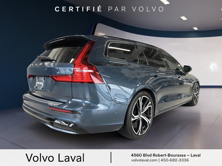 Volvo V60 Ultimate Dark Theme 2023-4