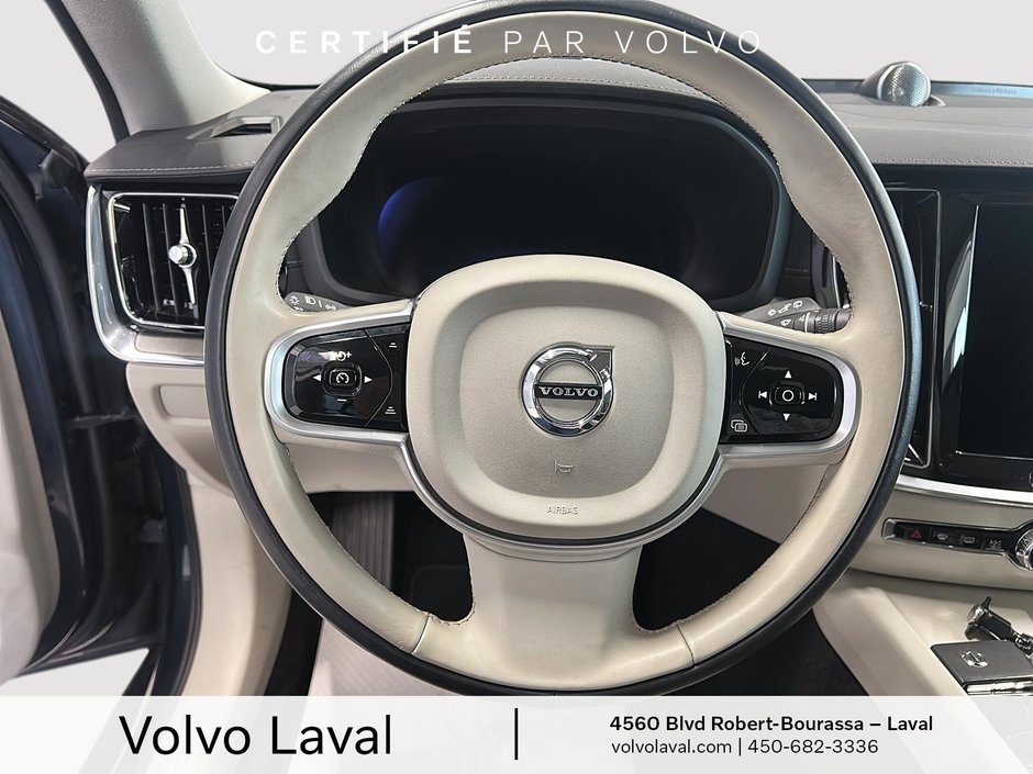 Volvo V60 Ultimate Dark Theme 2023-10