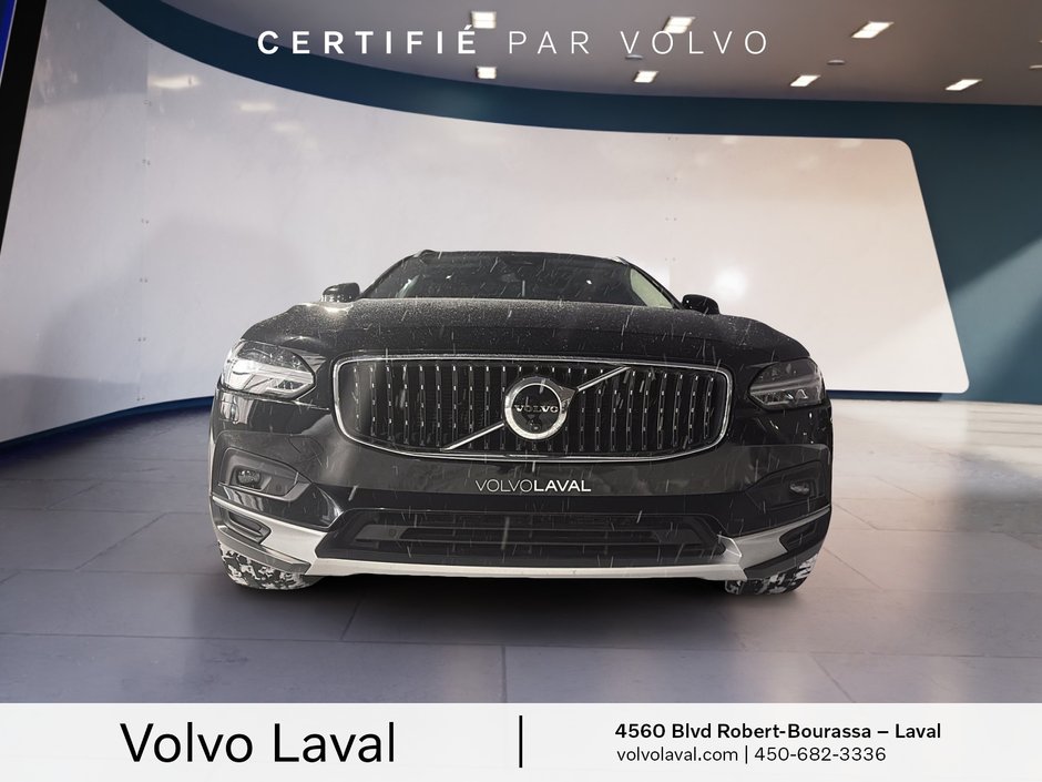 2022 Volvo V90 Cross Country BASE-0