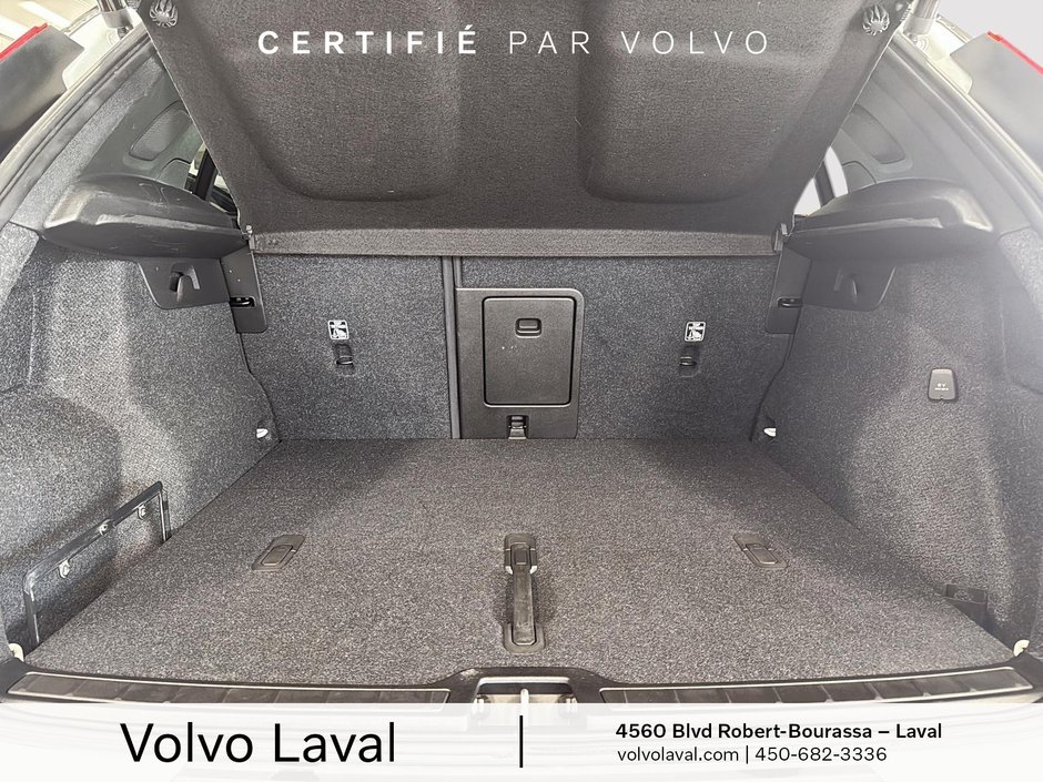 Volvo XC40 BASE 2021-16