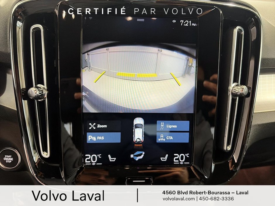 2020 Volvo XC40 Momentum-13