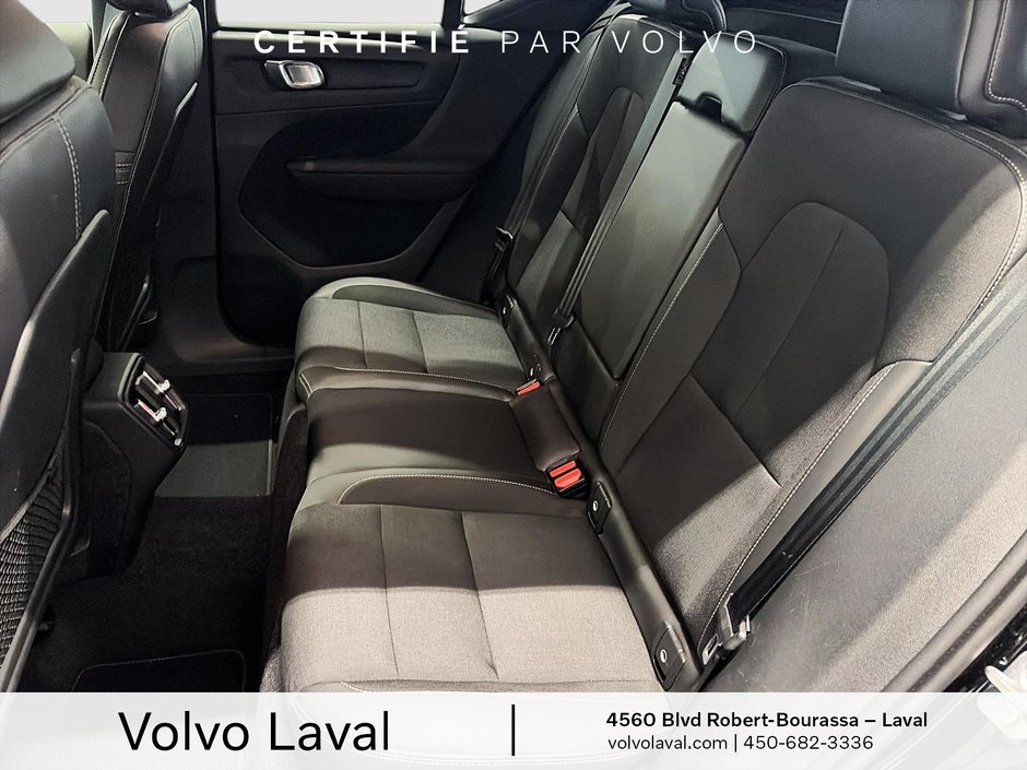 2020 Volvo XC40 Momentum-12