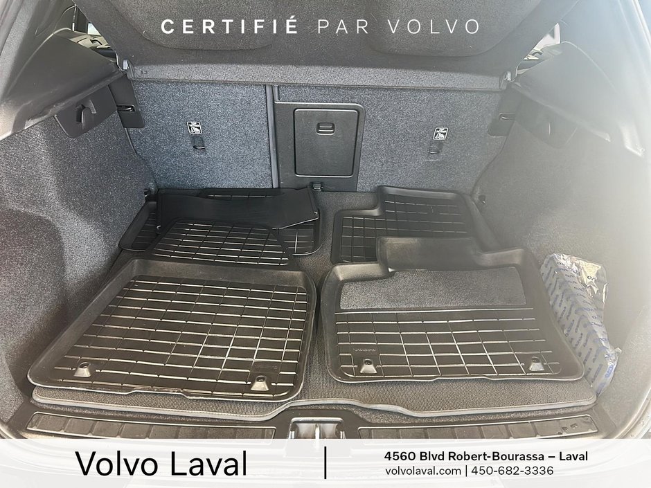 2021 Volvo XC40 Momentum-18
