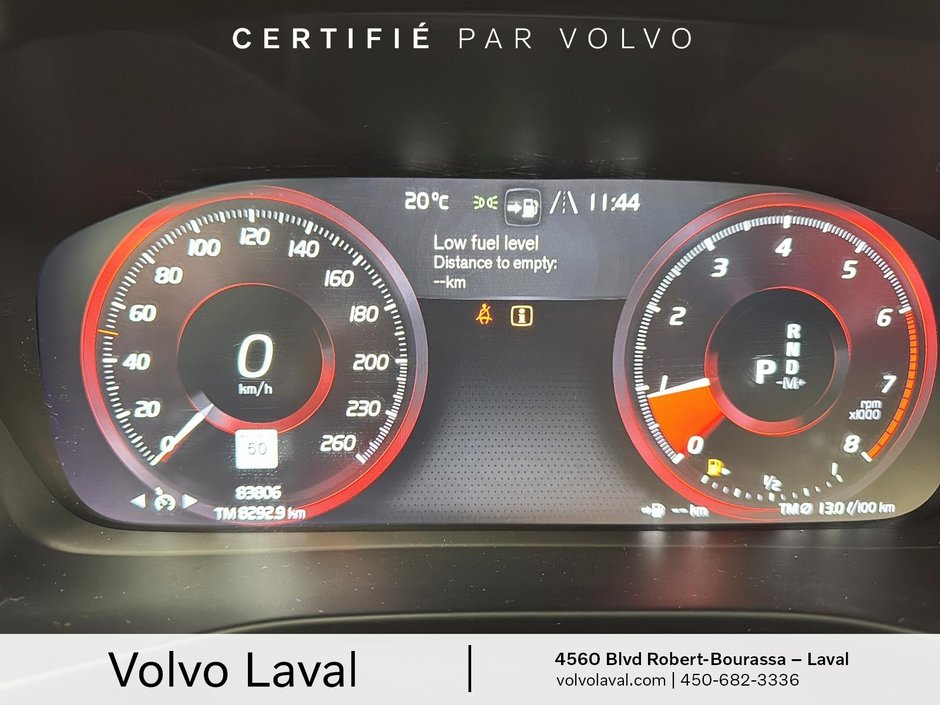Volvo XC40 Momentum 2021-10