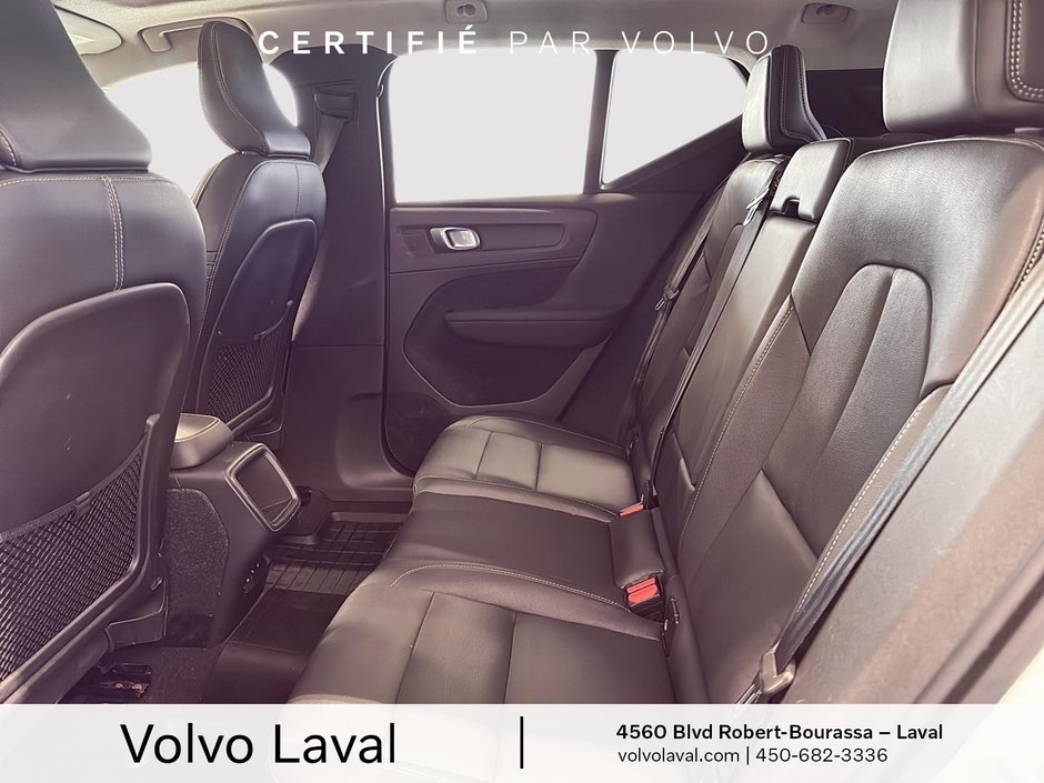 Volvo XC40 Momentum 2021-8