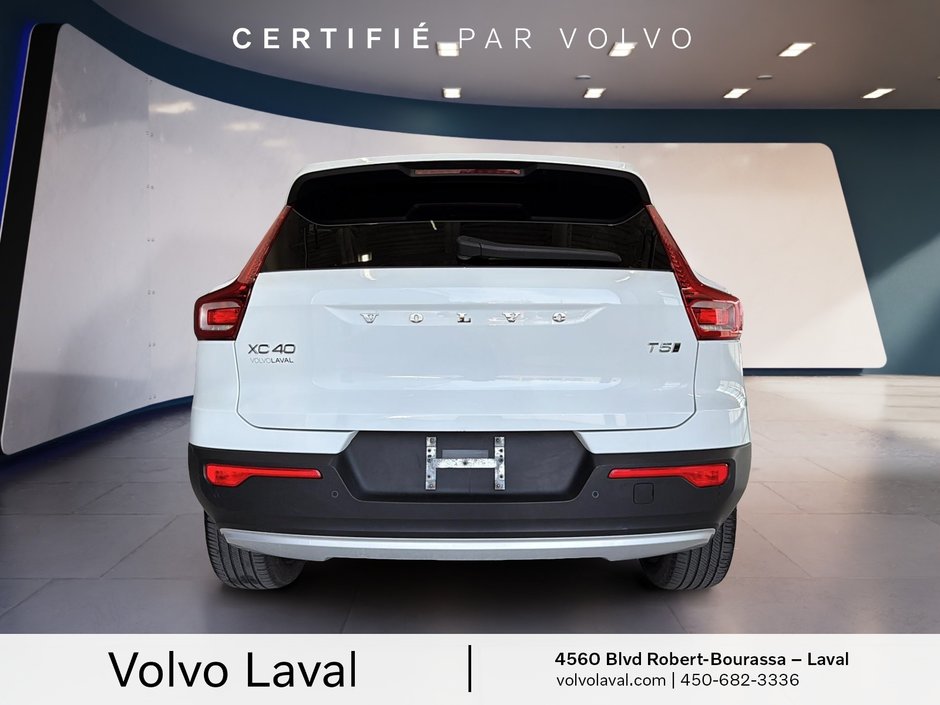 Volvo XC40 Momentum 2021-4