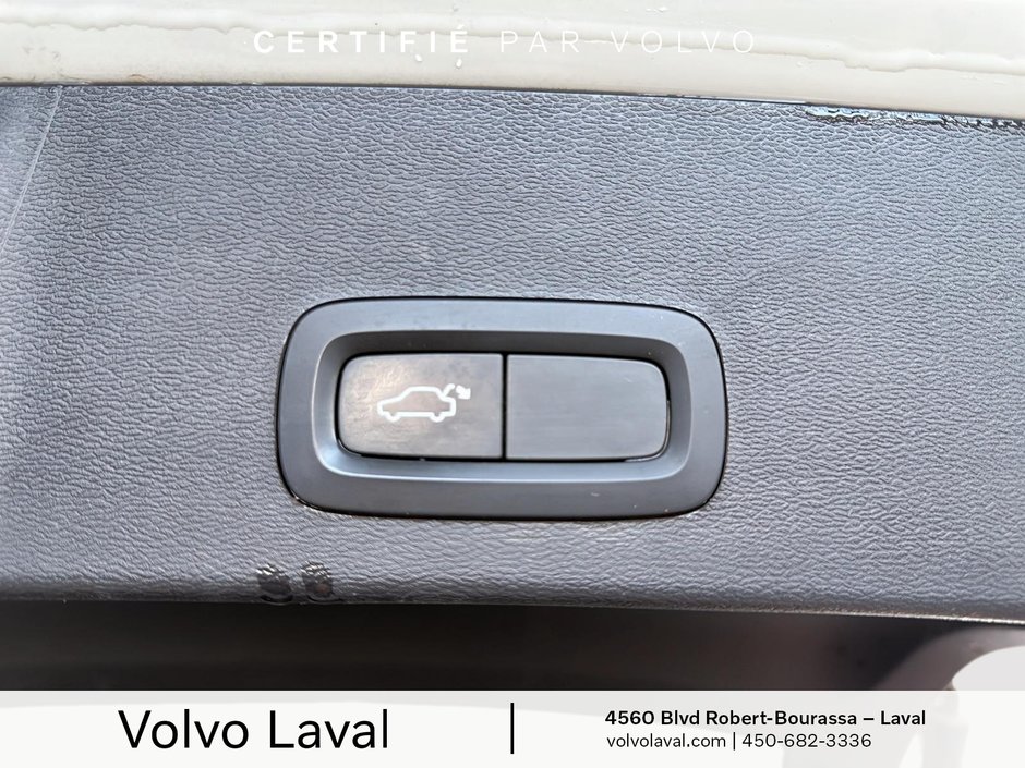 Volvo XC40 Momentum 2021-16