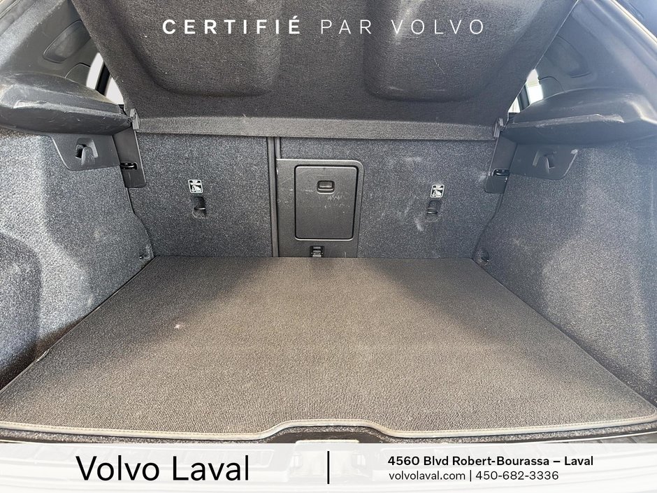Volvo XC40 R-Design 2021-17