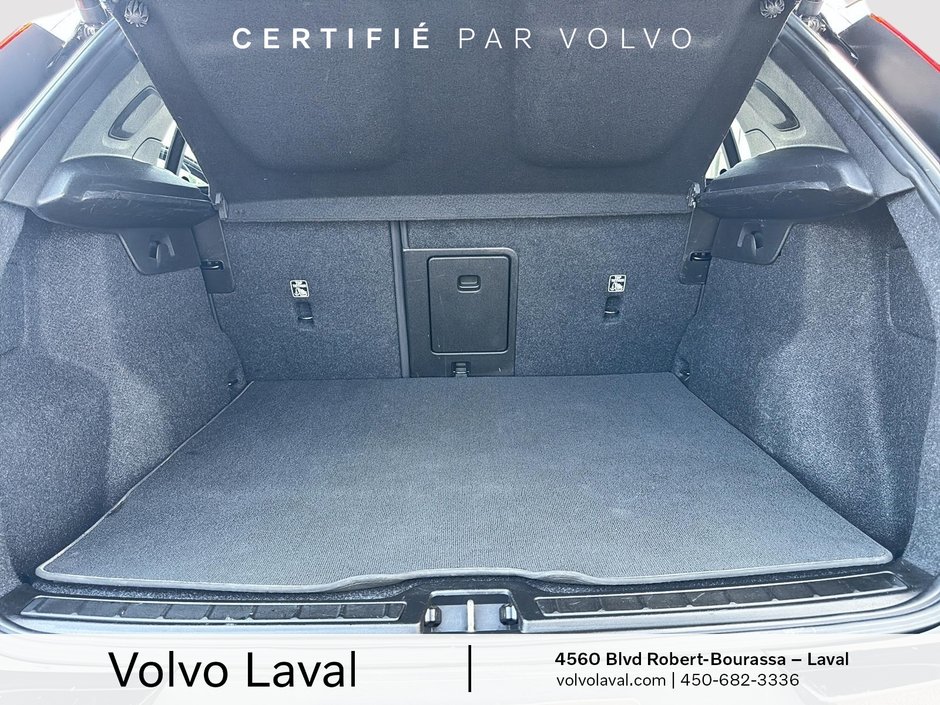 Volvo XC40 R-Design 2021-16