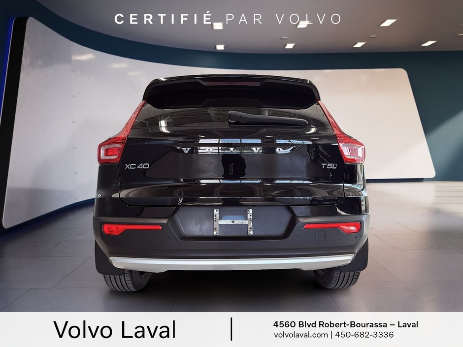 Volvo XC40 Momentum 2021-4