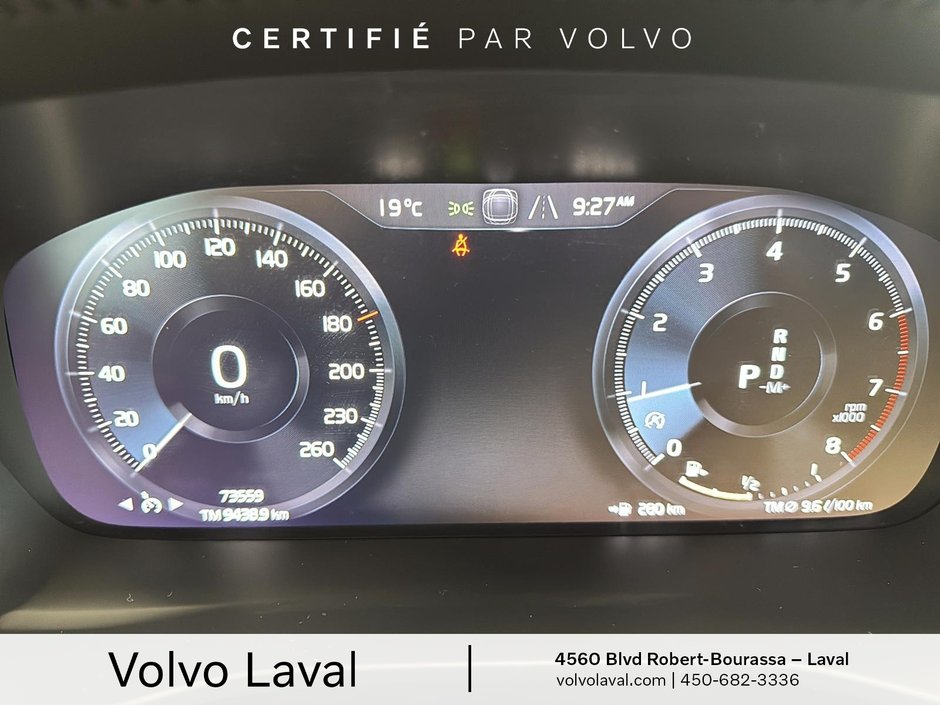 Volvo XC40 Momentum 2021-10