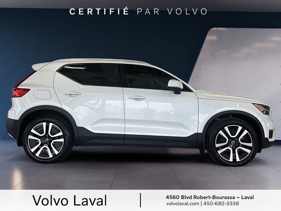 2022 Volvo XC40 Momentum-3