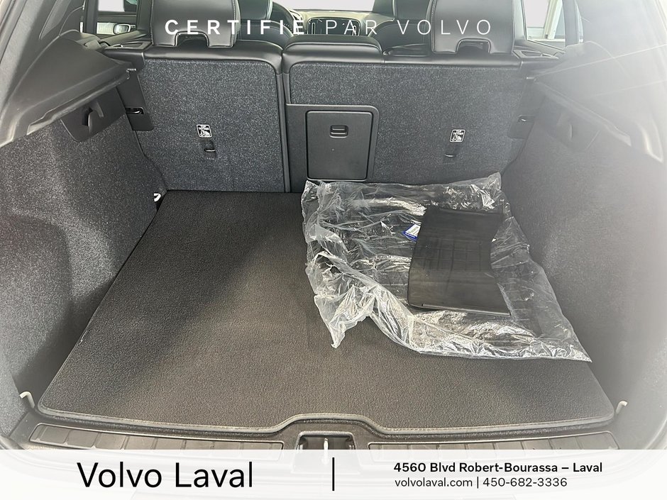 2022 Volvo XC40 Momentum-21