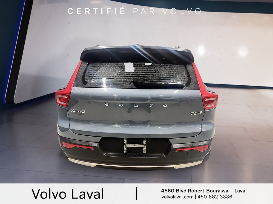 Volvo XC40 R-Design 2022-5