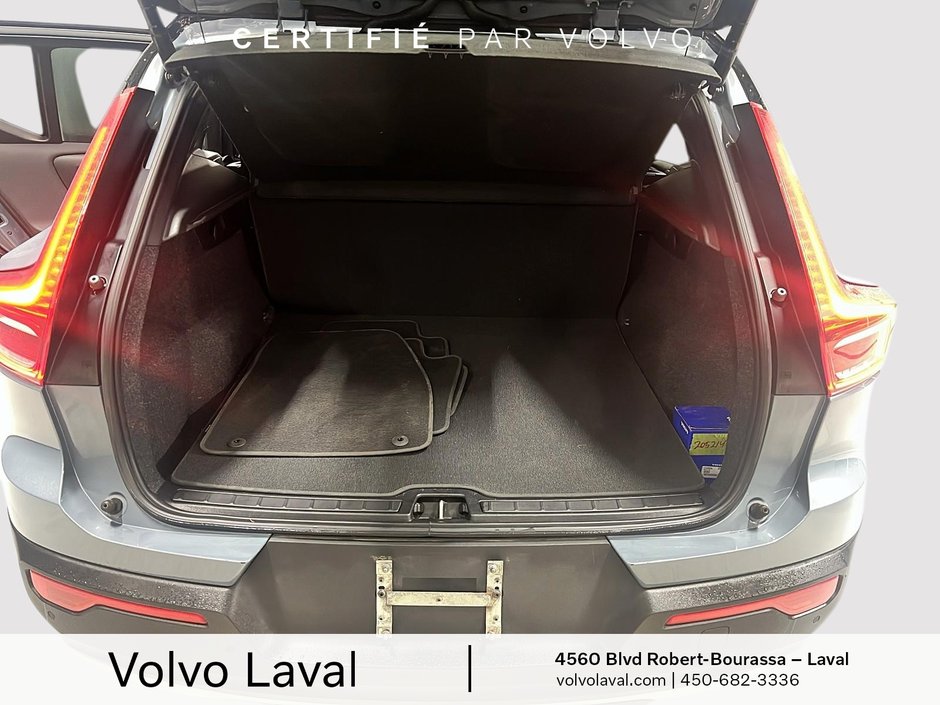 Volvo XC40 R-Design 2022-19