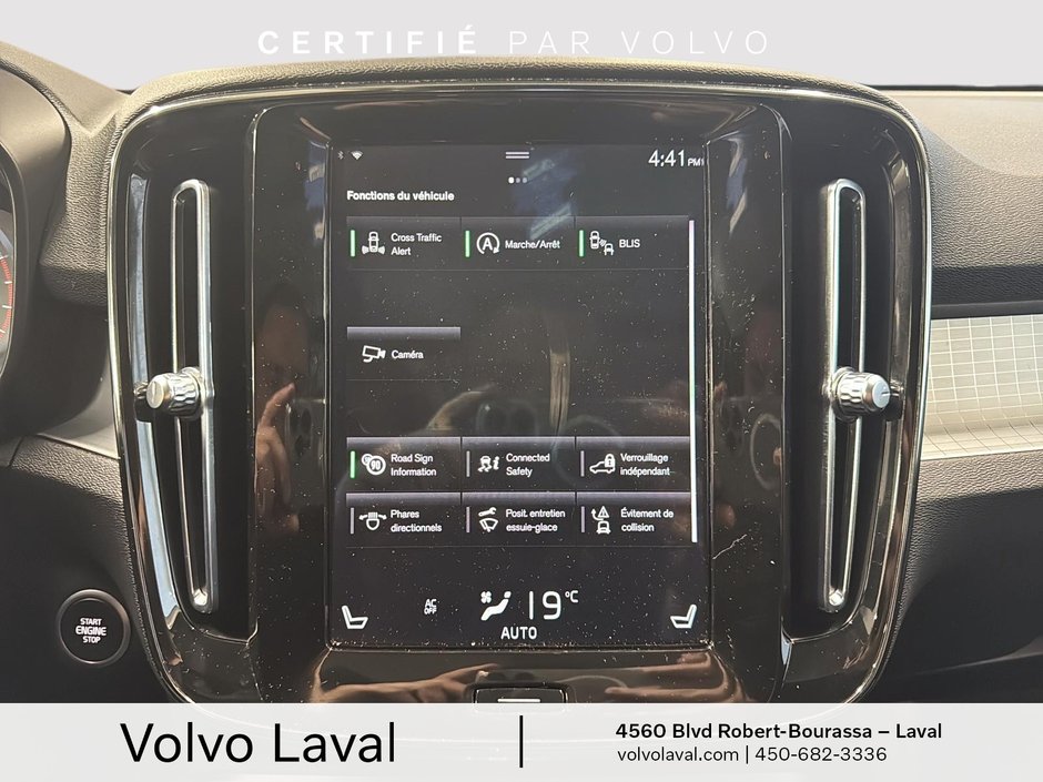 Volvo XC40 Momentum 2022-15