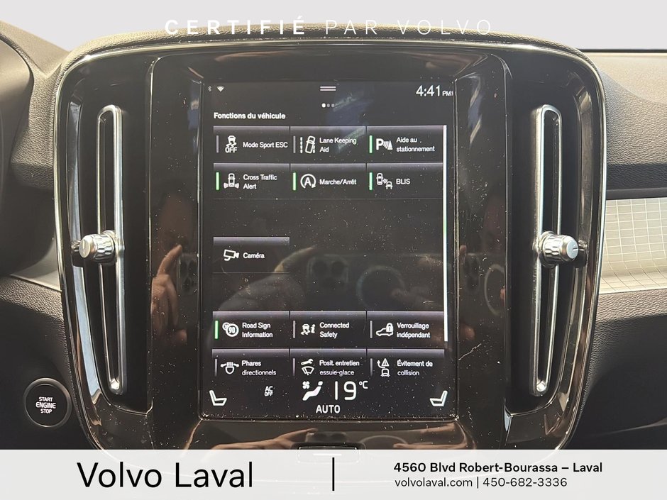 Volvo XC40 Momentum 2022-14