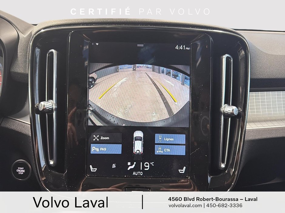 Volvo XC40 Momentum 2022-17