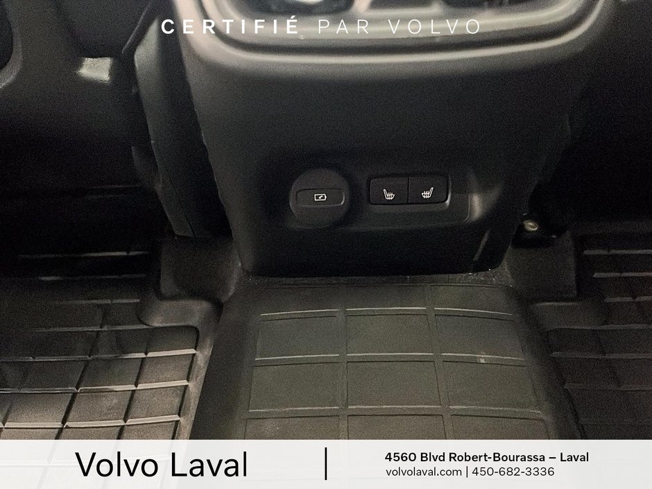 Volvo XC40 R-Design 2022-19