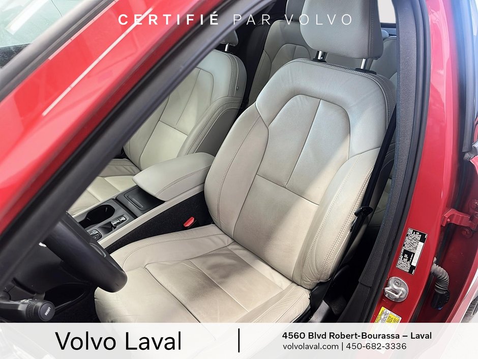 Volvo XC40 Momentum 2022-8