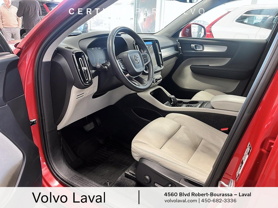 Volvo XC40 Momentum 2022-7