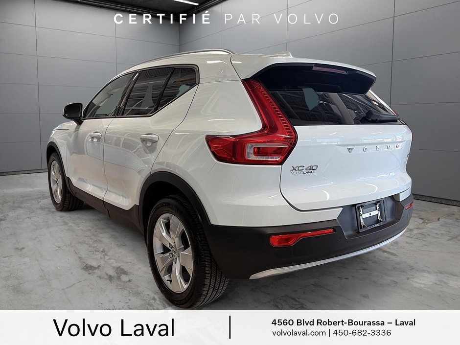 2022 Volvo XC40 Momentum-4