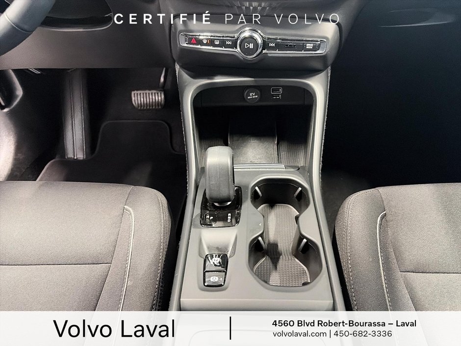 2022 Volvo XC40 Momentum-8