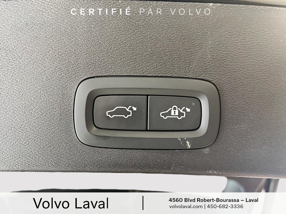 Volvo XC40 Plus Bright Theme 2023-7