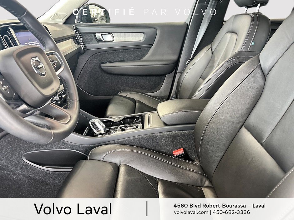 Volvo XC40 Plus Bright Theme 2023-9