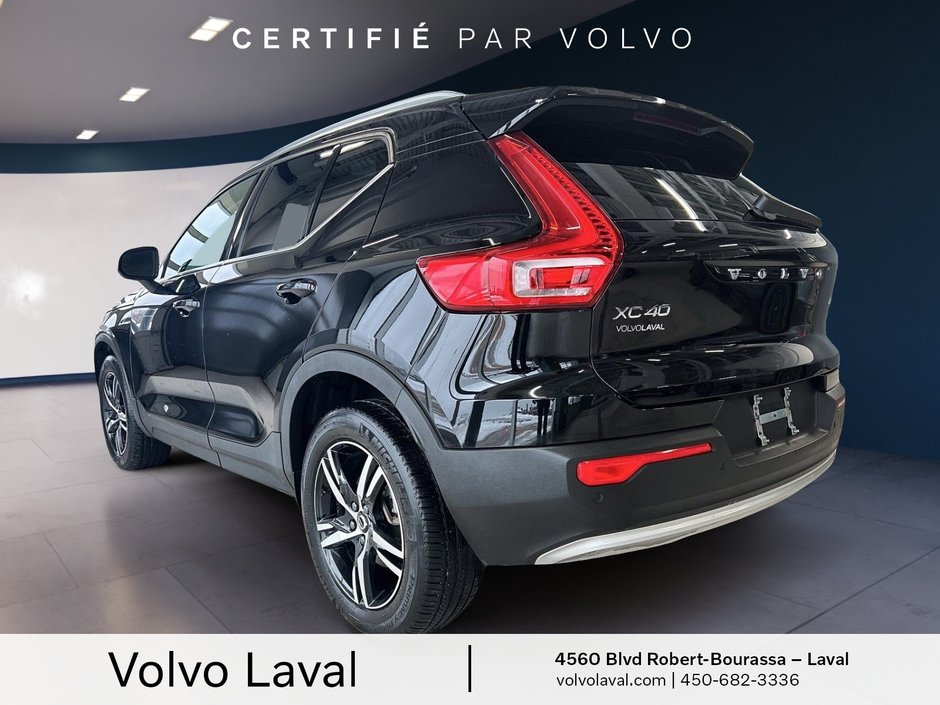 Volvo XC40 Plus Bright Theme 2023-5