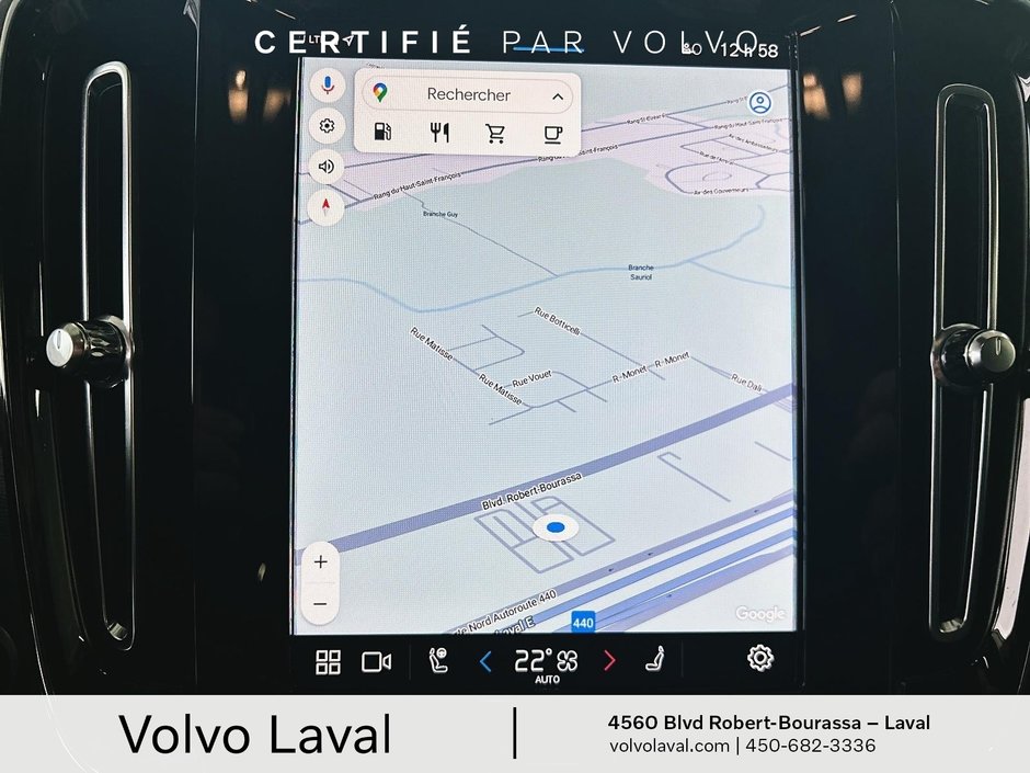 Volvo XC40 Plus Bright Theme 2023-16