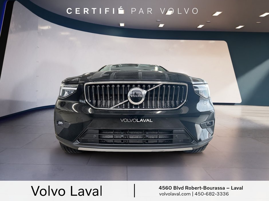 Volvo XC40 Plus Bright Theme 2023-1