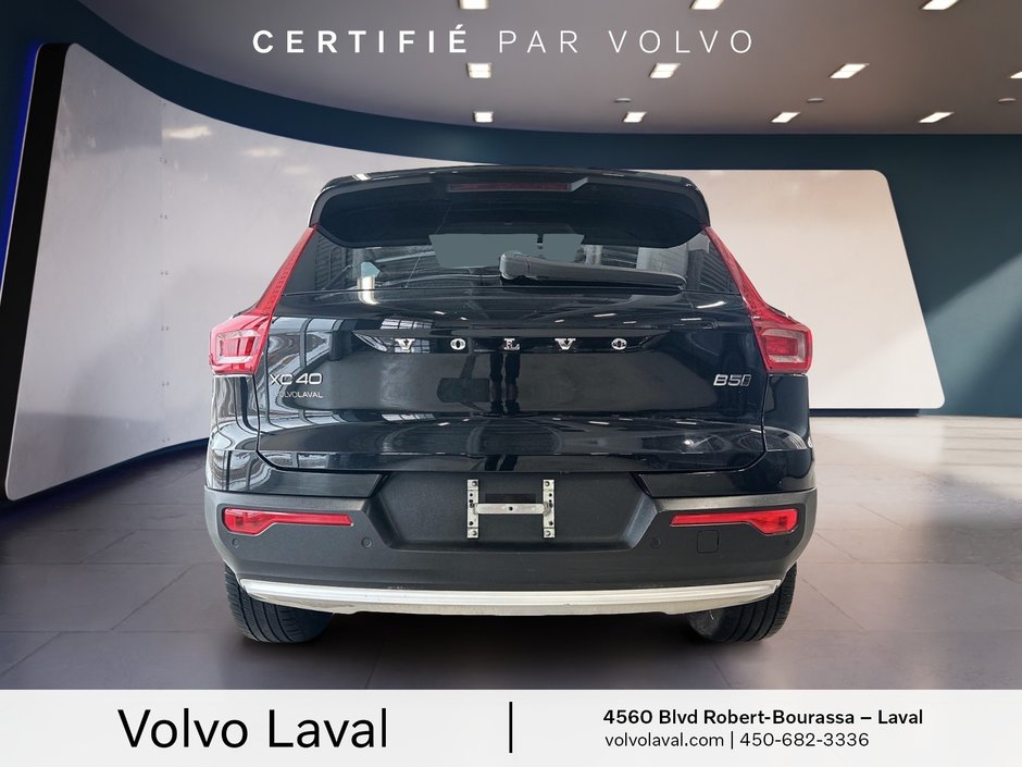 Volvo XC40 Plus Bright Theme 2023-4