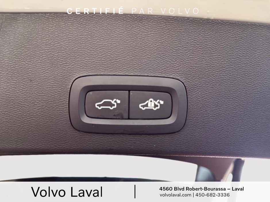 Volvo XC40 Ultimate Dark Theme 2024-19