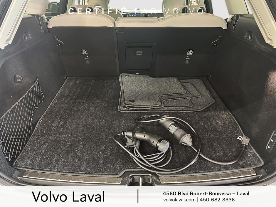Volvo XC60 Recharge Ultimate Dark Theme 2023-20
