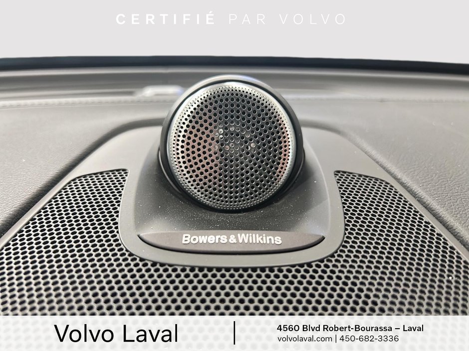 Volvo XC60 Recharge Ultimate Dark Theme 2023-11
